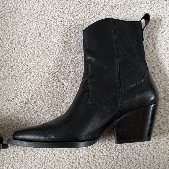 Everlane Wild Western Boot in Black 8 - Picture 6 of 11